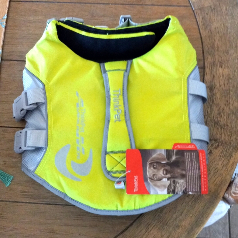 NWT Doggie LED life jacket size med